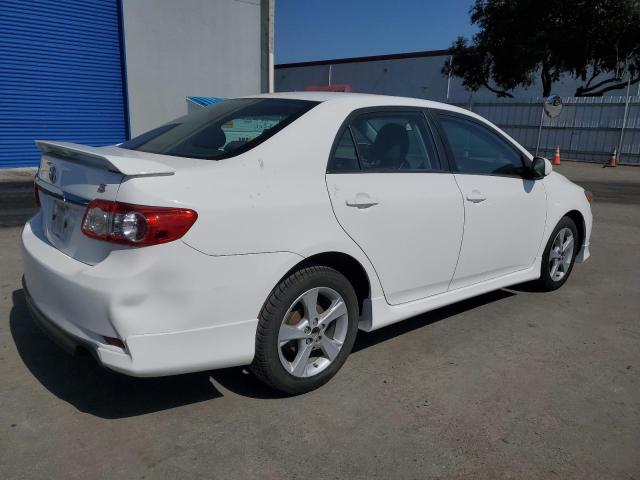 Седаны TOYOTA COROLLA 2012 Белый