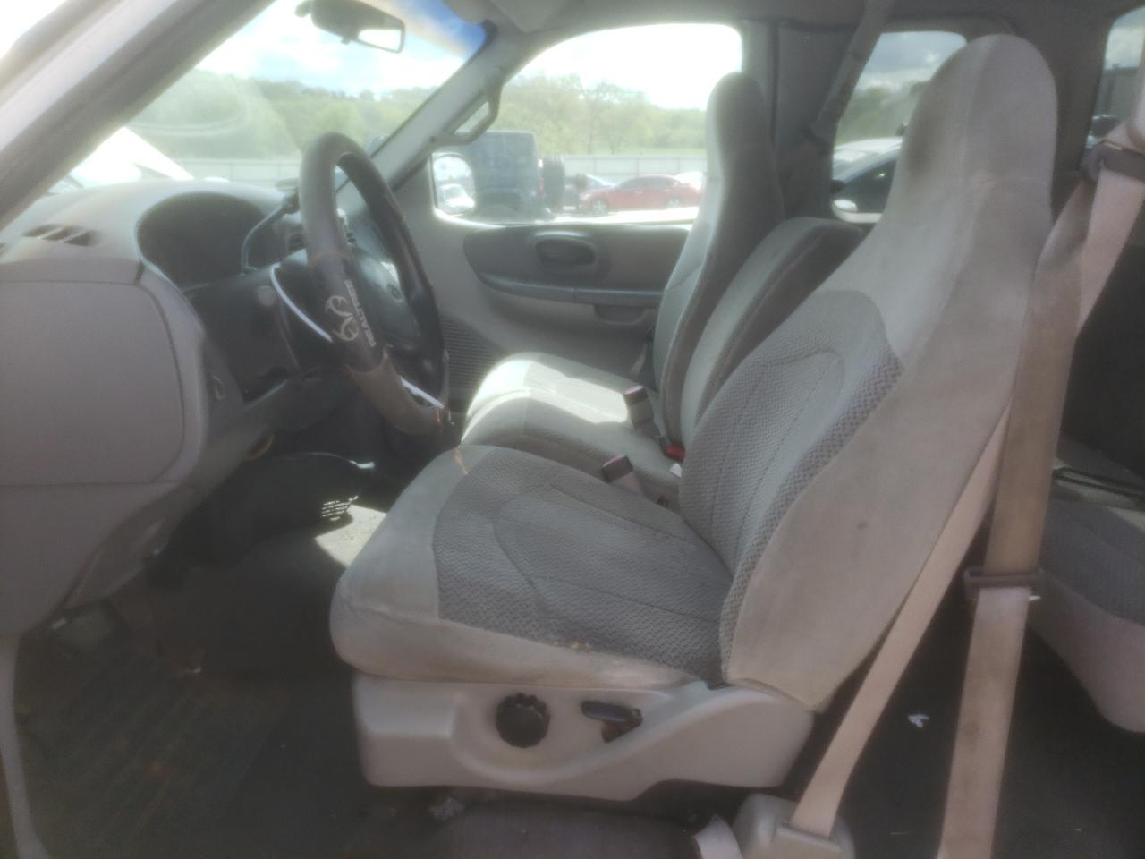 1999 Ford F150 VIN: 1FTRX18W4XNB18826 Lot: 50821314