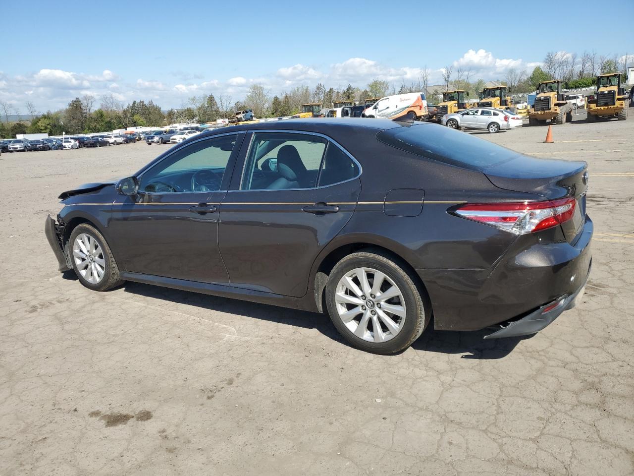 4T1B11HK0KU251836 2019 TOYOTA CAMRY - Image 2