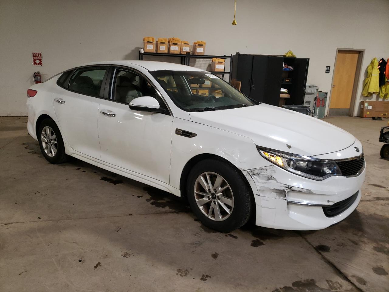 5XXGT4L33GG057224 2016 Kia Optima Lx