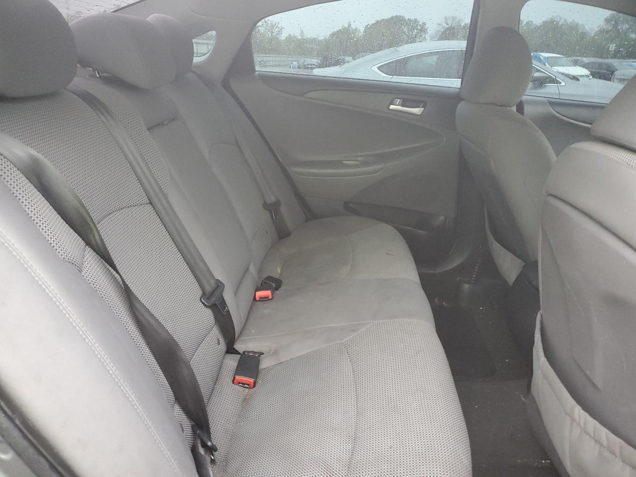2013 Hyundai Sonata - Image 10