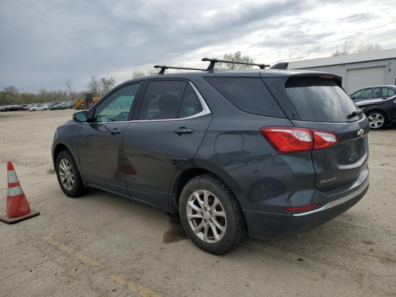 2GNAXSEV9J6240602 2018 CHEVROLET EQUINOX - Image 2