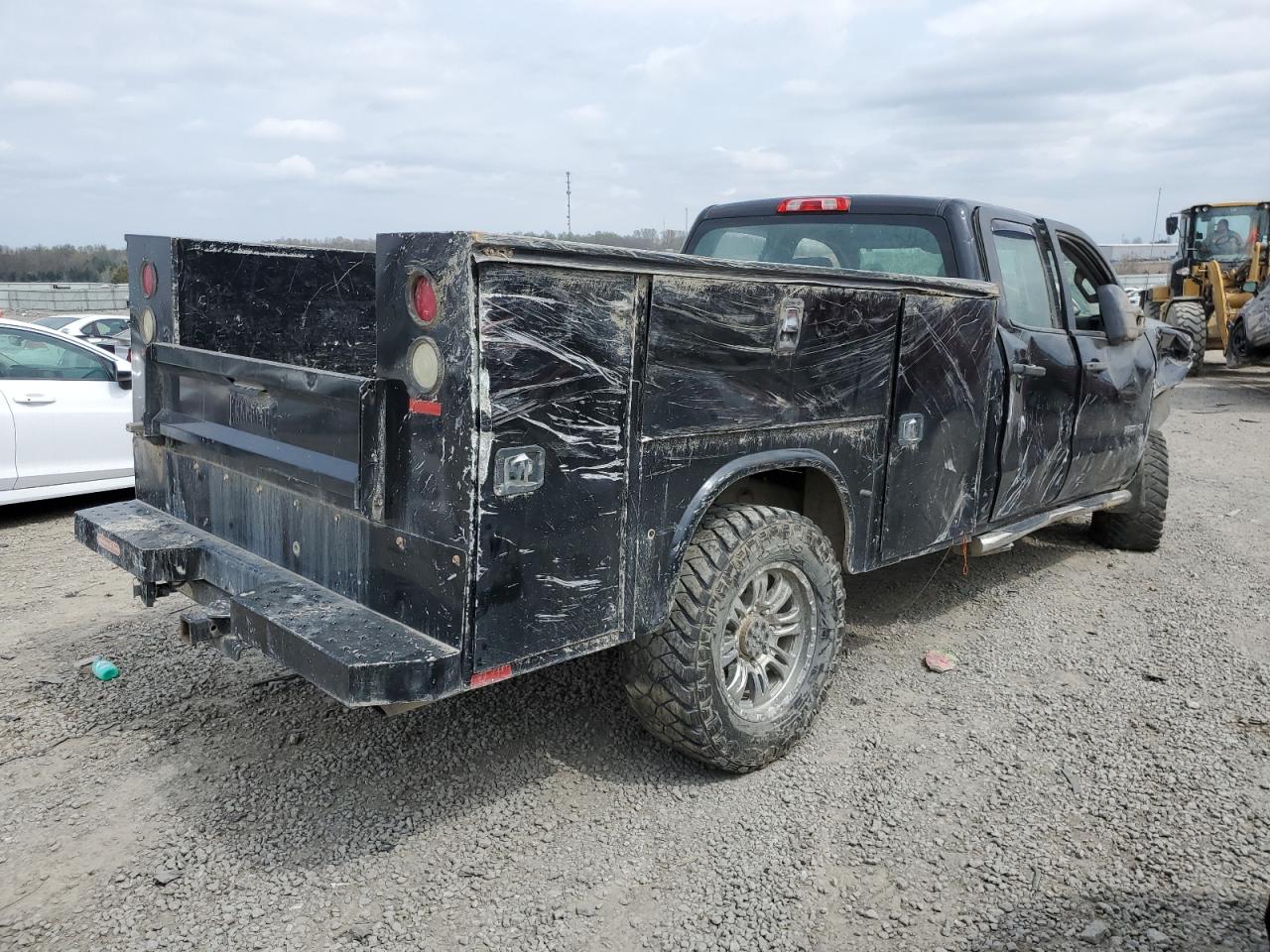 2015 Chevrolet Silverado - Image 3