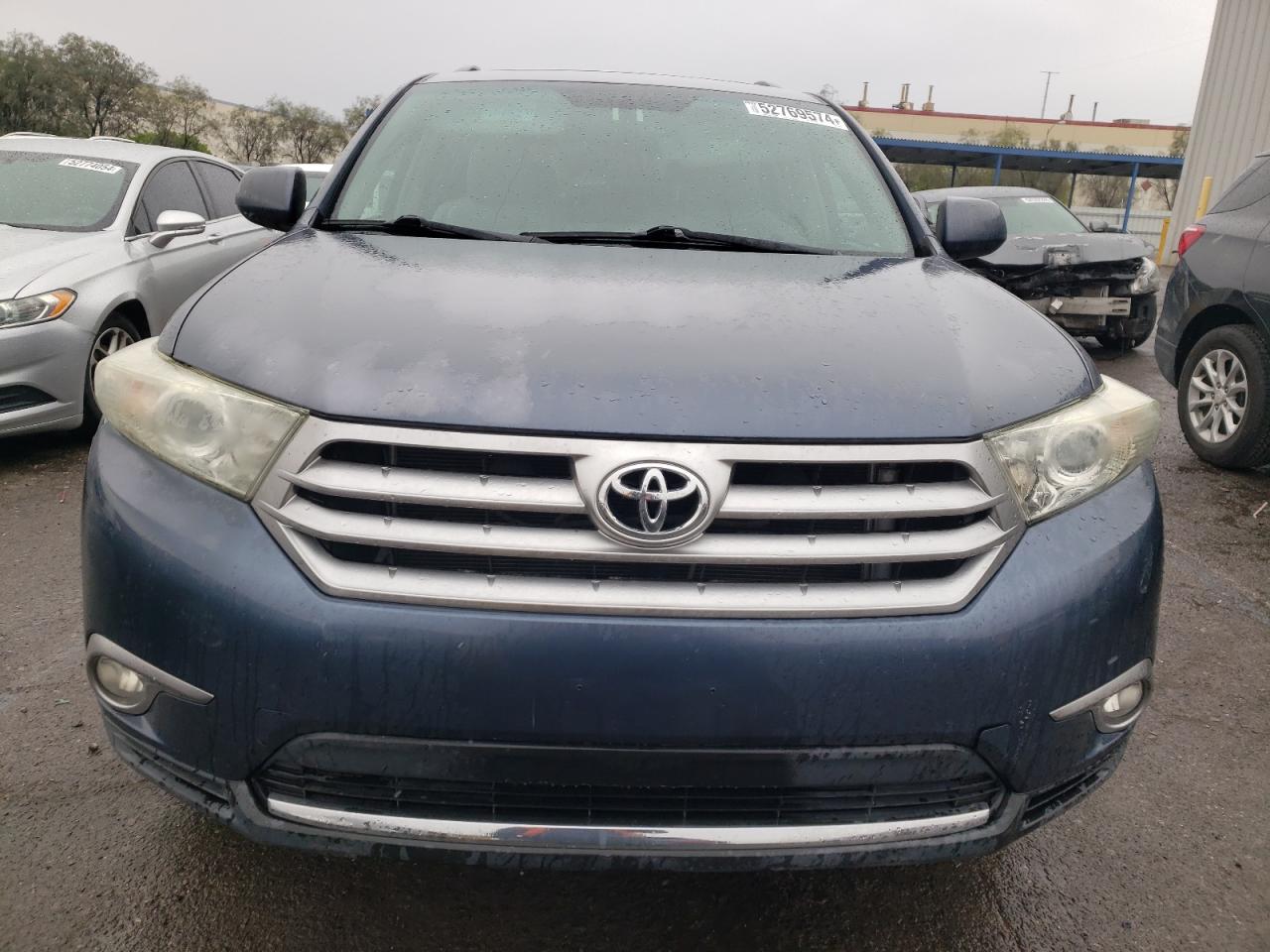 2011 Toyota Highlander Base VIN: 5TDZK3EH8BS040358 Lot: 52769574