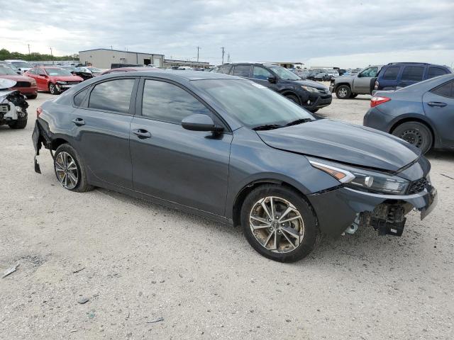 3KPF24AD2NE417826 Kia Forte FE 4