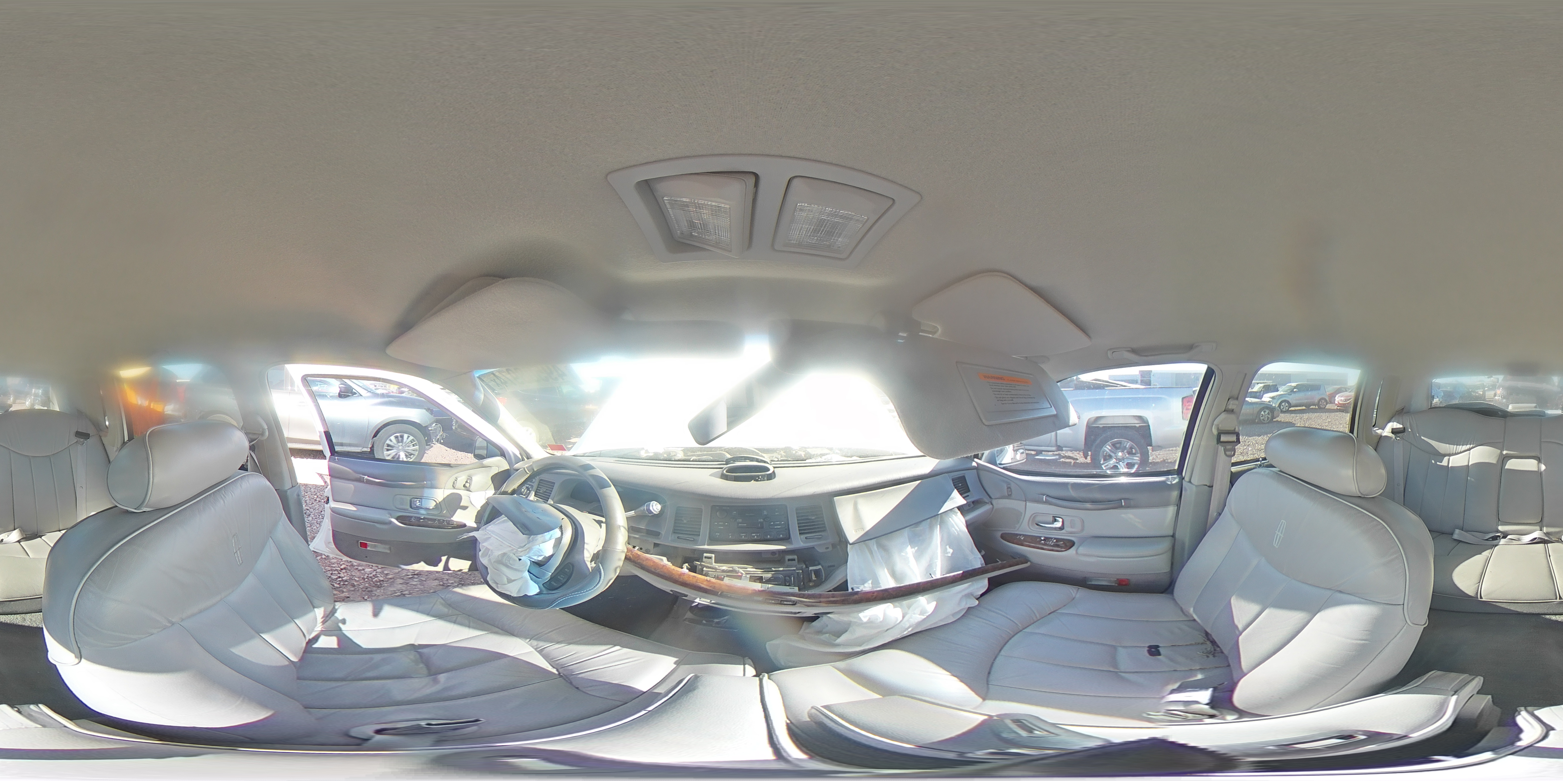 1997 Lincoln Town Car - Image 12