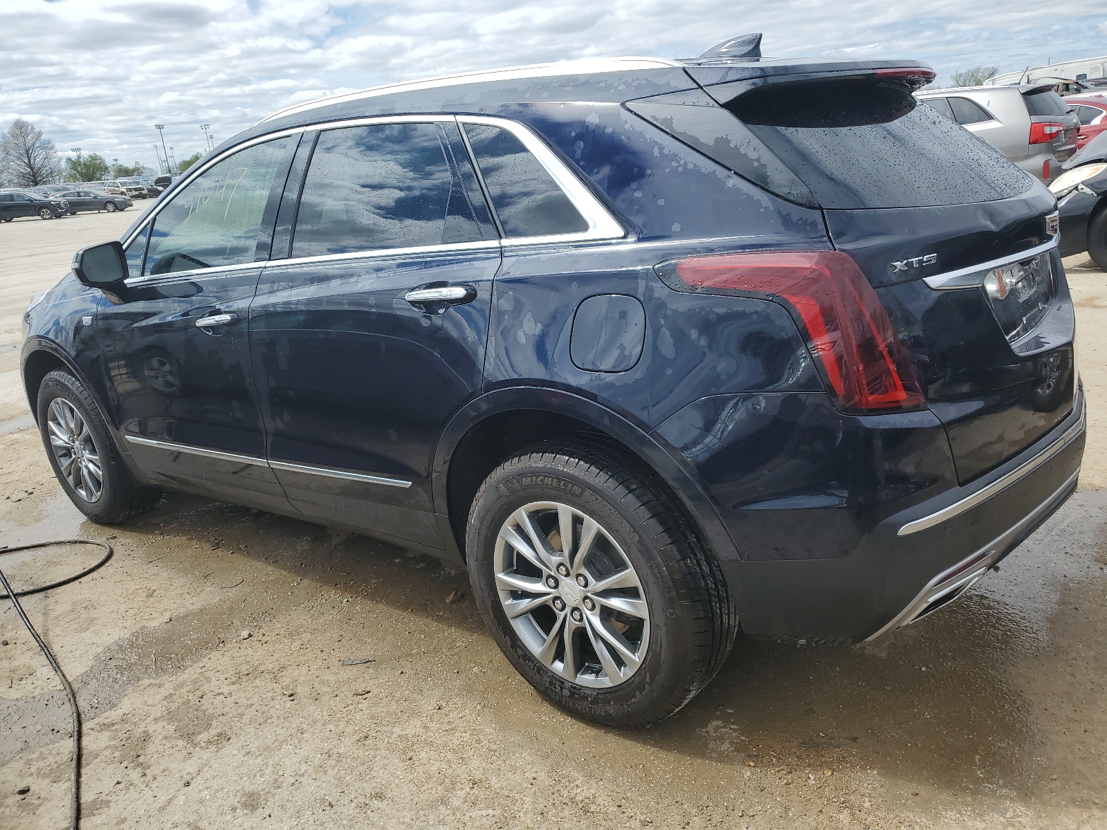 2021 Cadillac Xt5 Premium Luxury vin: 1GYKNCRS2MZ183395