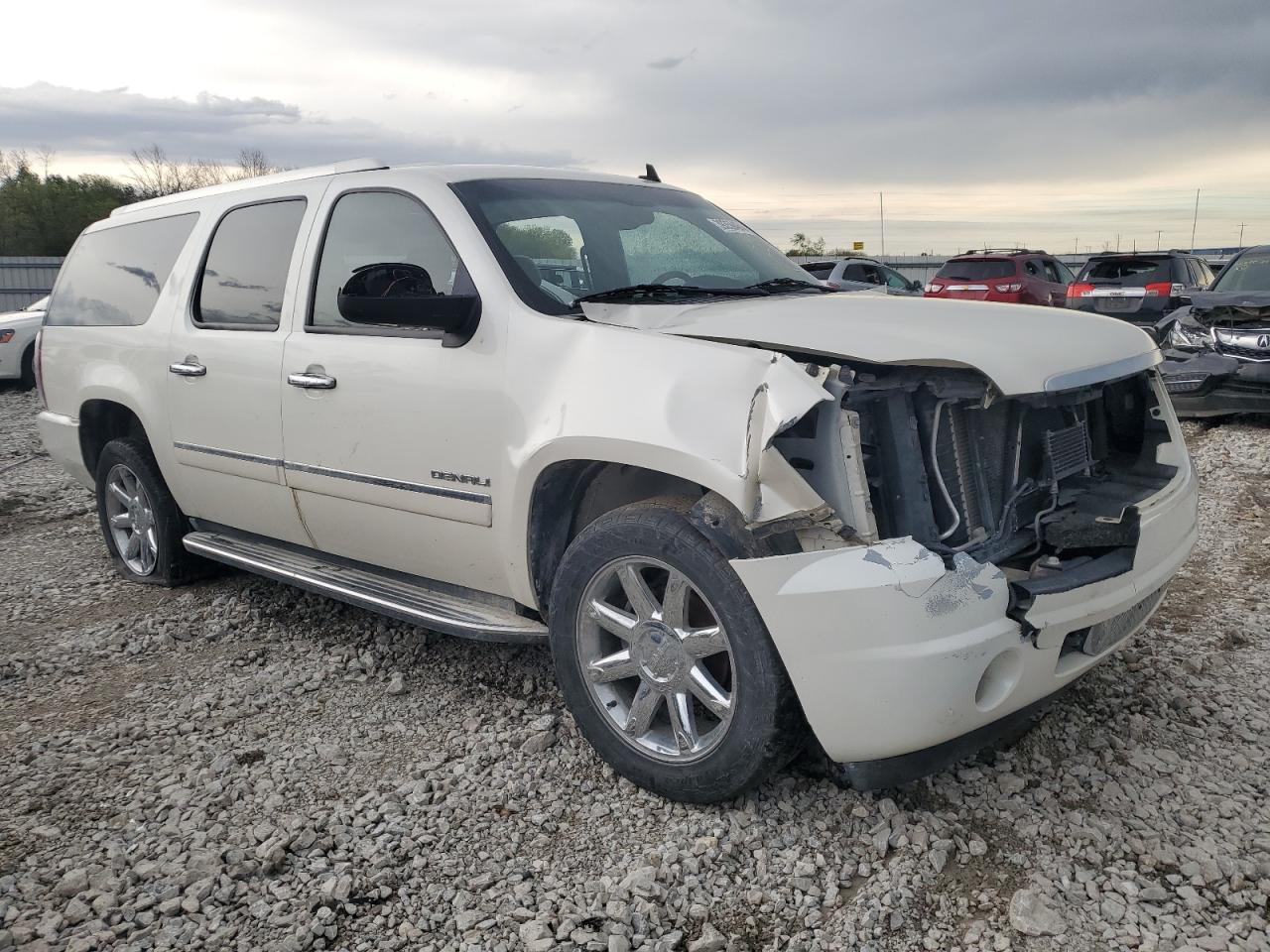 2011 GMC Yukon Xl Denali VIN: 1GKS2MEF5BR108107 Lot: 39359464