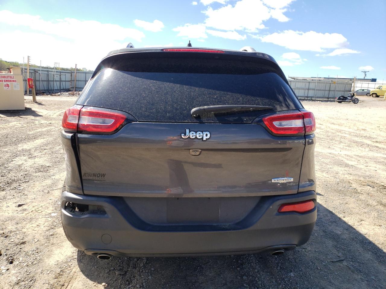 2014 Jeep Cherokee Latitude VIN: 1C4PJLCS5EW270386 Lot: 49857394