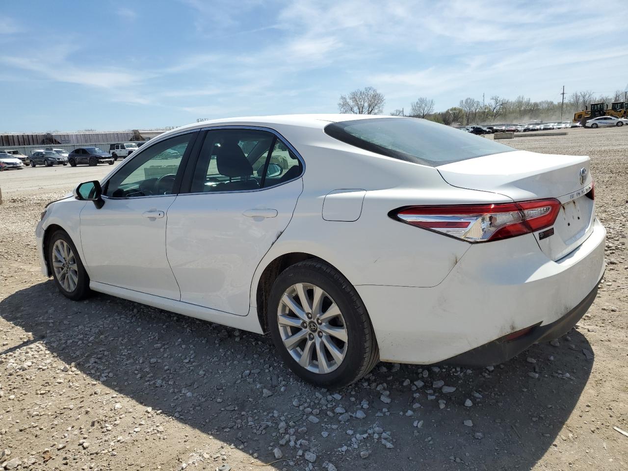 2018 Toyota Camry L VIN: 4T1B11HK7JU535592 Lot: 49981574