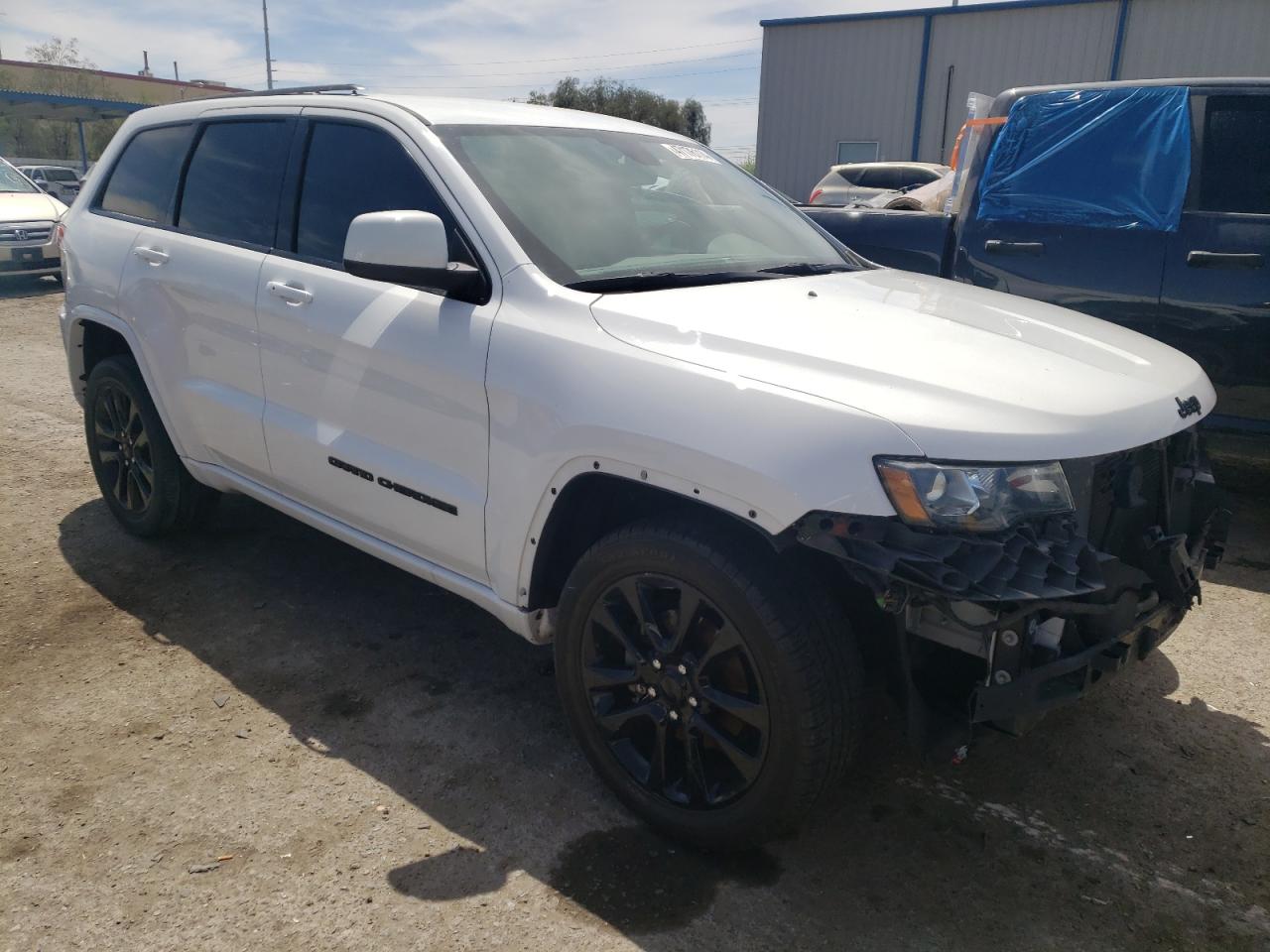 1C4RJEAG4JC480590 2018 Jeep Grand Cherokee Laredo