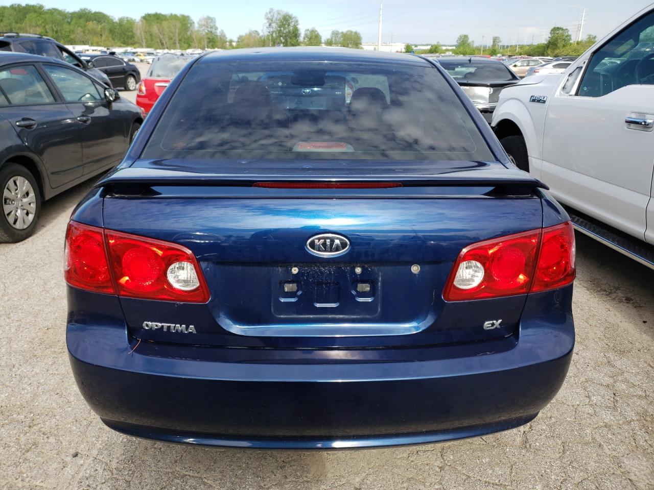 2008 Kia Optima Lx VIN: KNAGE123885168056 Lot: 51746904