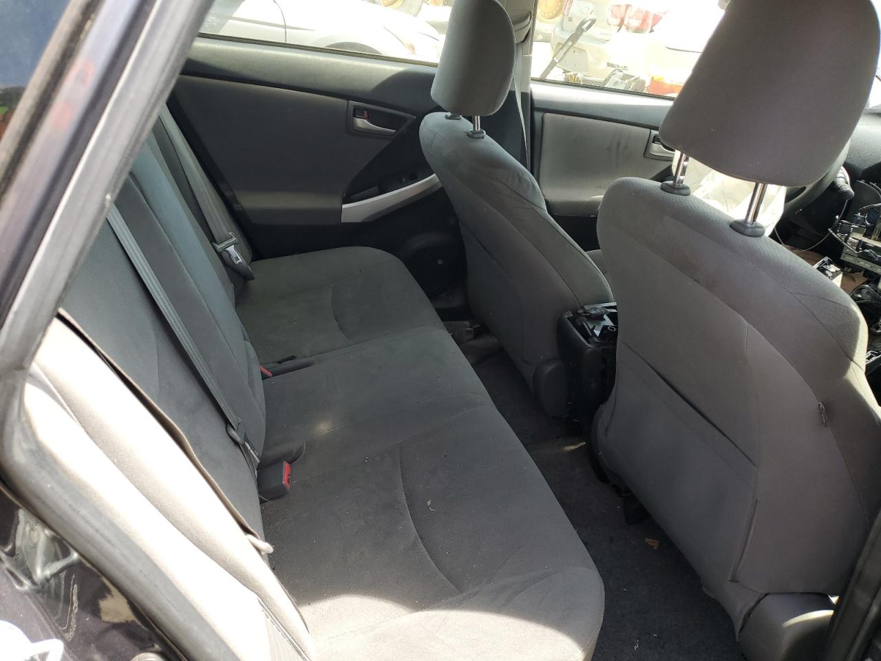2012 Toyota Prius - Image 11