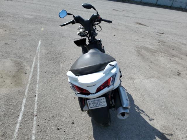 undisplay SUZUKI SCOOTER 2016 Білий