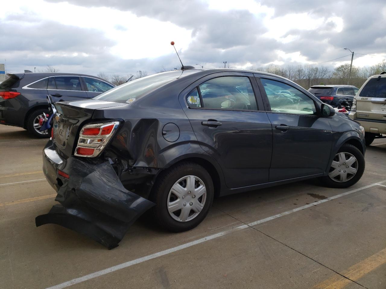 VIN 1G1JB5SH0J4125145 2018 CHEVROLET SONIC no.3