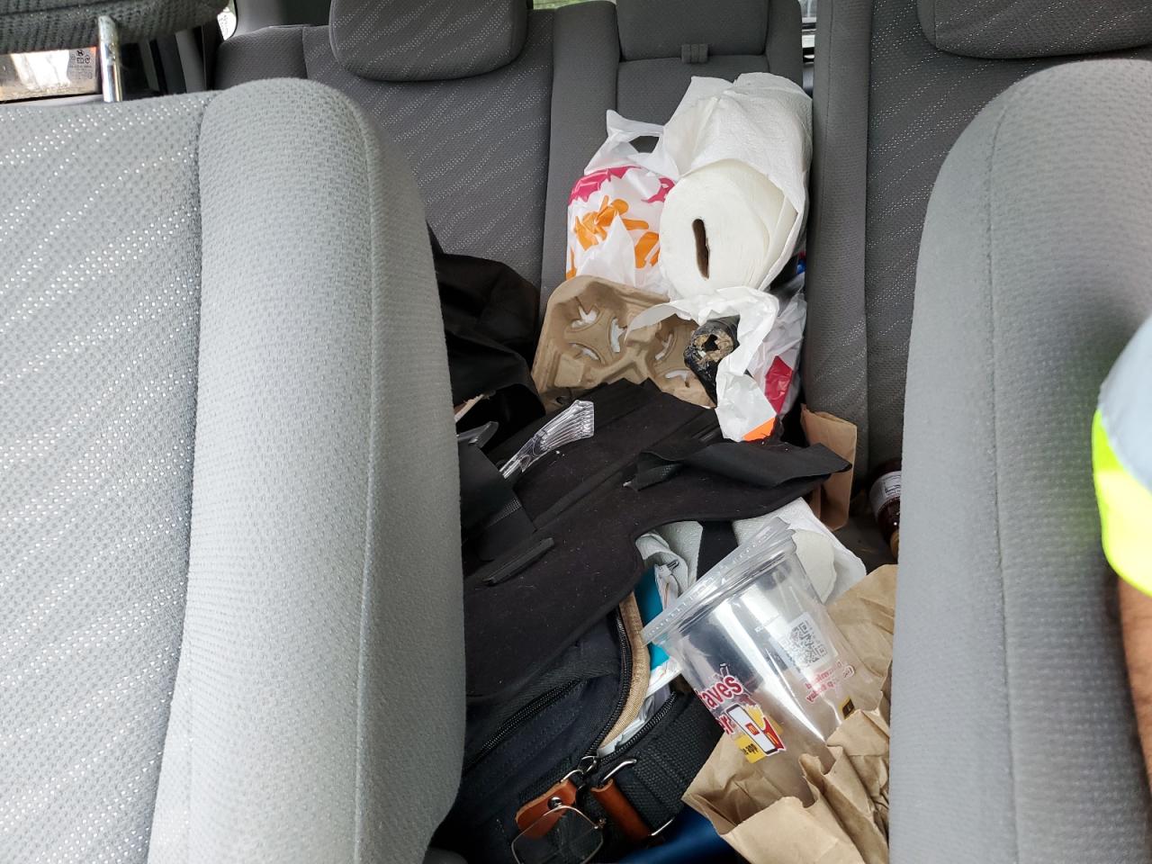 2005 Hyundai Tucson Gl VIN: KM8JM12BX5U180631 Lot: 52533444