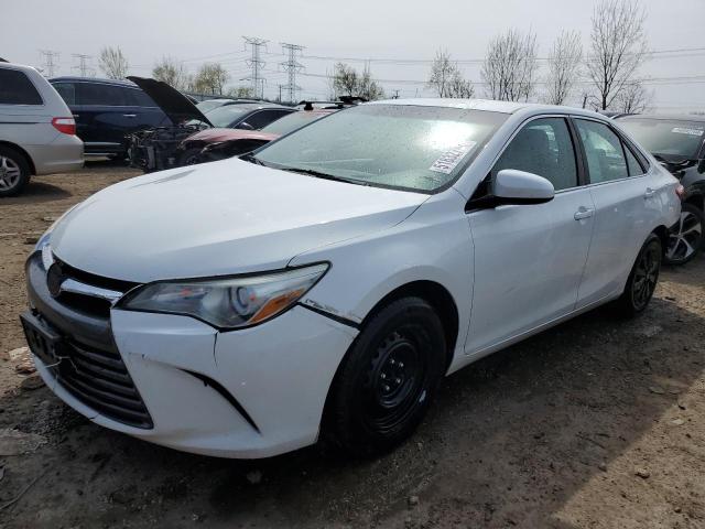 2015 Toyota Camry Le for Sale in Elgin, IL - Front End