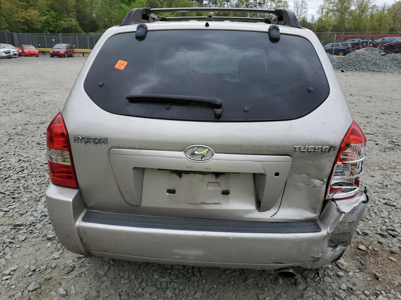 2005 Hyundai Tucson Gl VIN: KM8JM12BX5U180631 Lot: 52533444