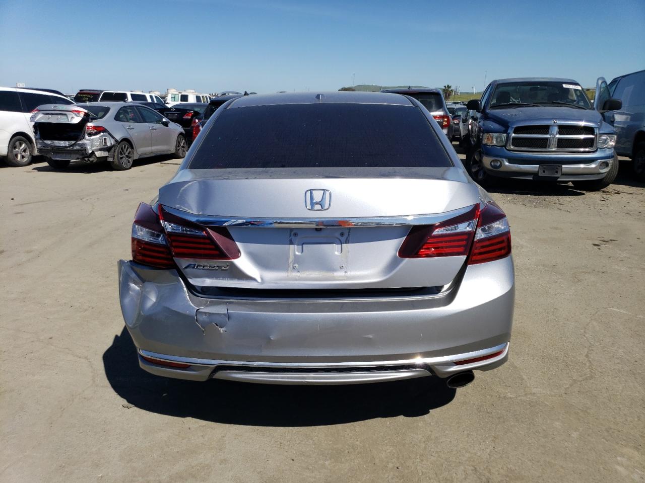 1HGCR2F9XHA239387 2017 Honda Accord Exl