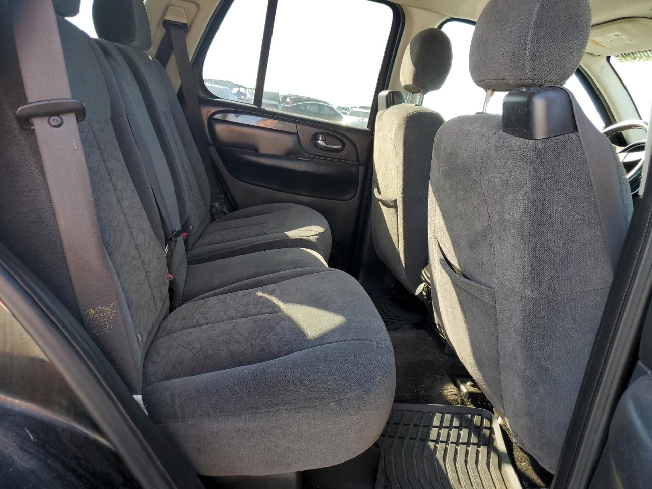 2005 GMC Envoy VIN: 1GKDT13S952156209 Lot: 52110664