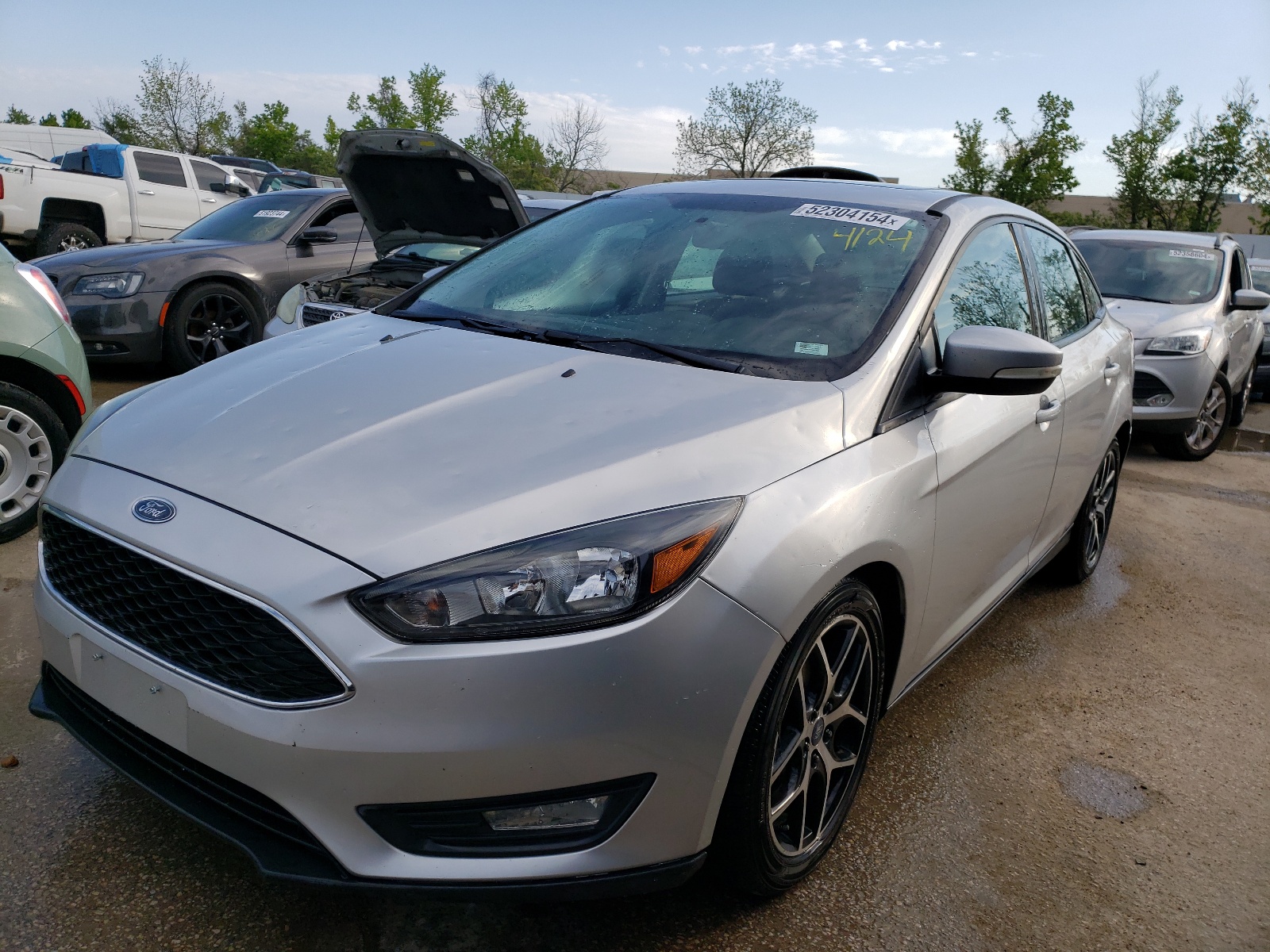 2018 Ford Focus Sel vin: 1FADP3H28JL318720