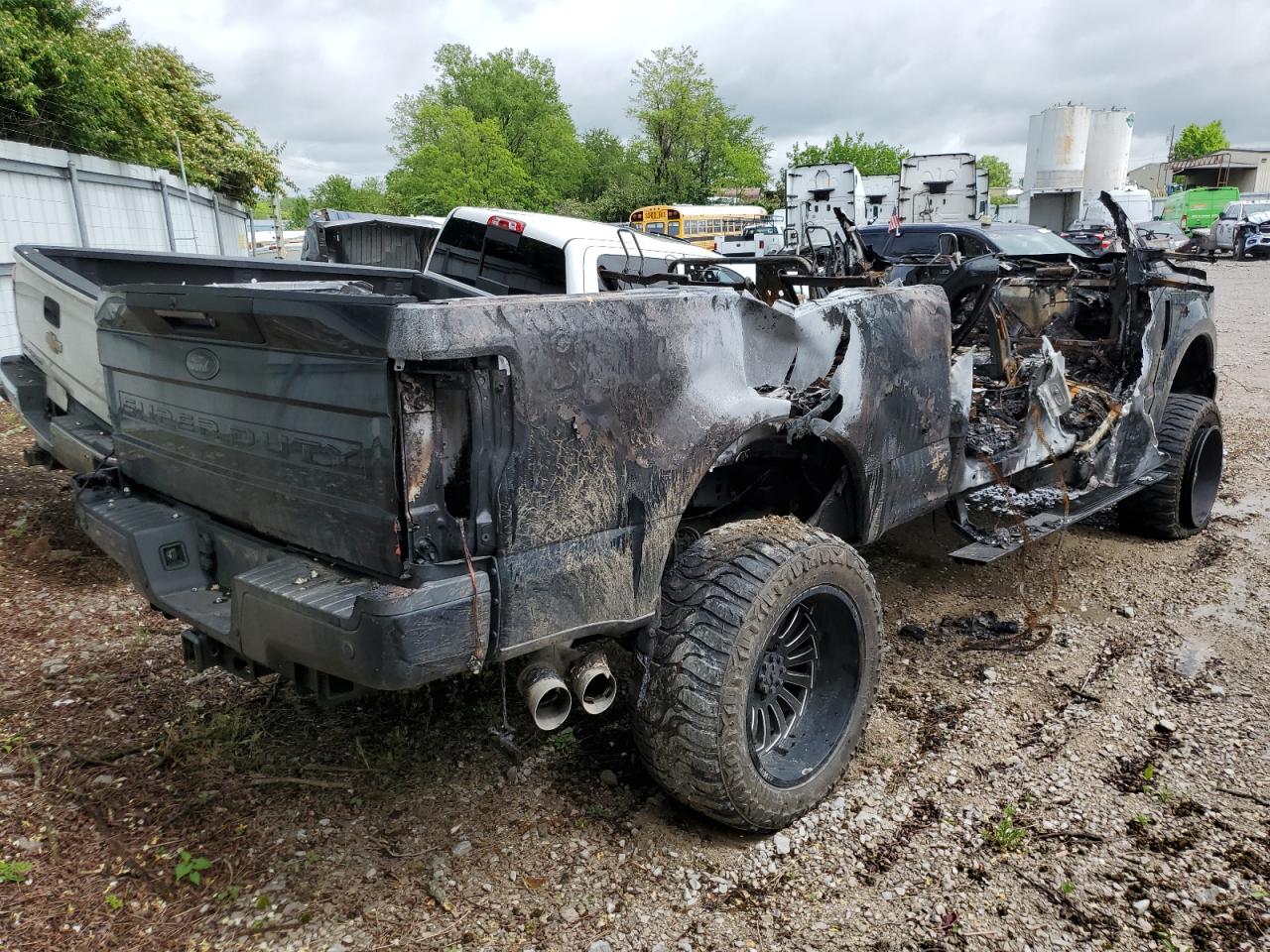 2021 Ford F350 - Image 3