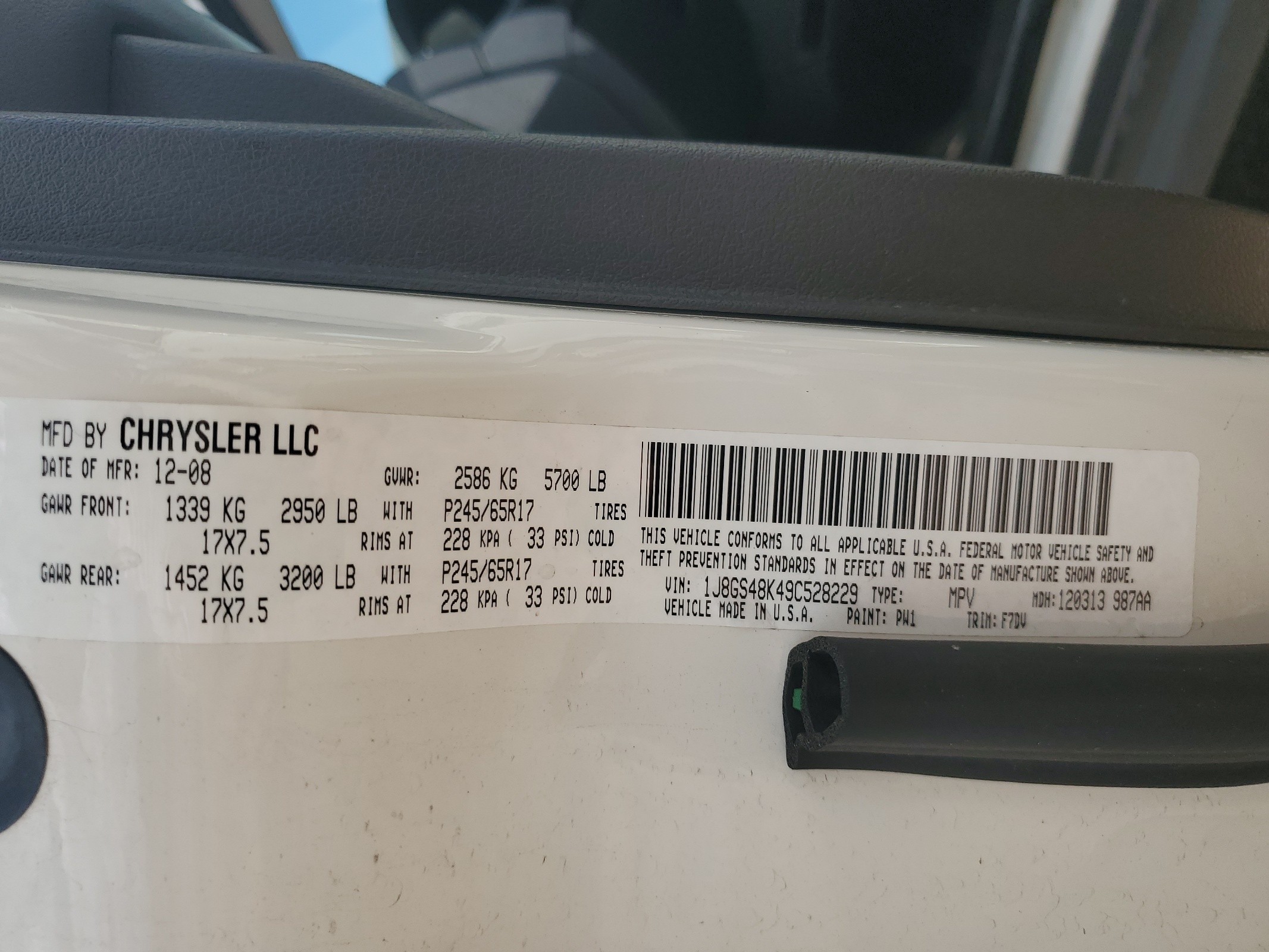 1J8GS48K49C528229 2009 Jeep Grand Cherokee Laredo