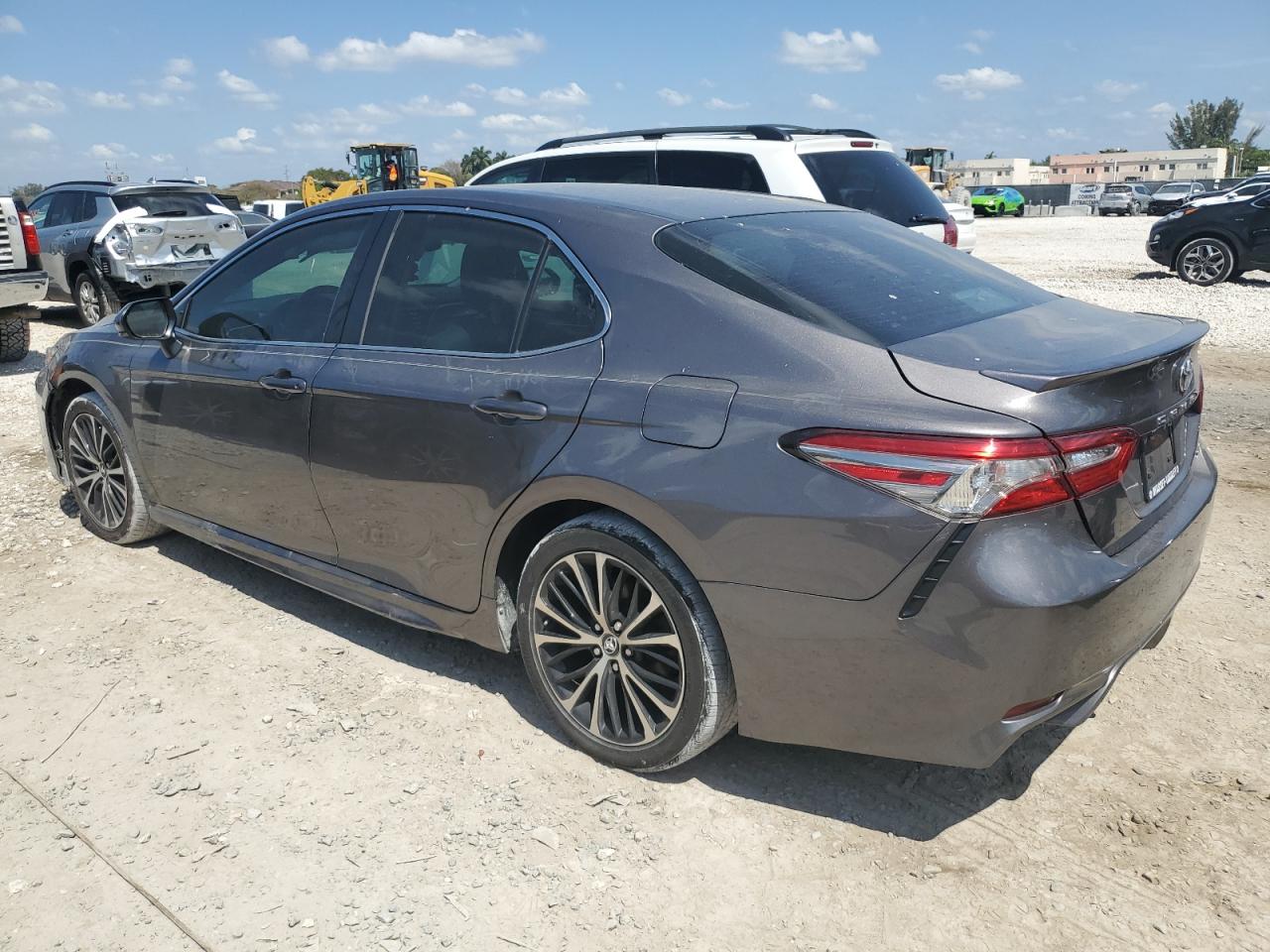 2018 Toyota Camry L VIN: 4T1B11HK7JU141011 Lot: 51452504