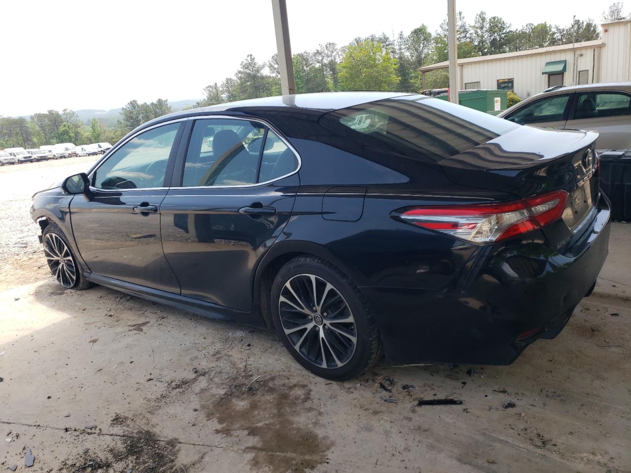 VIN 4T1B11HK9JU141799 2018 TOYOTA CAMRY no.2