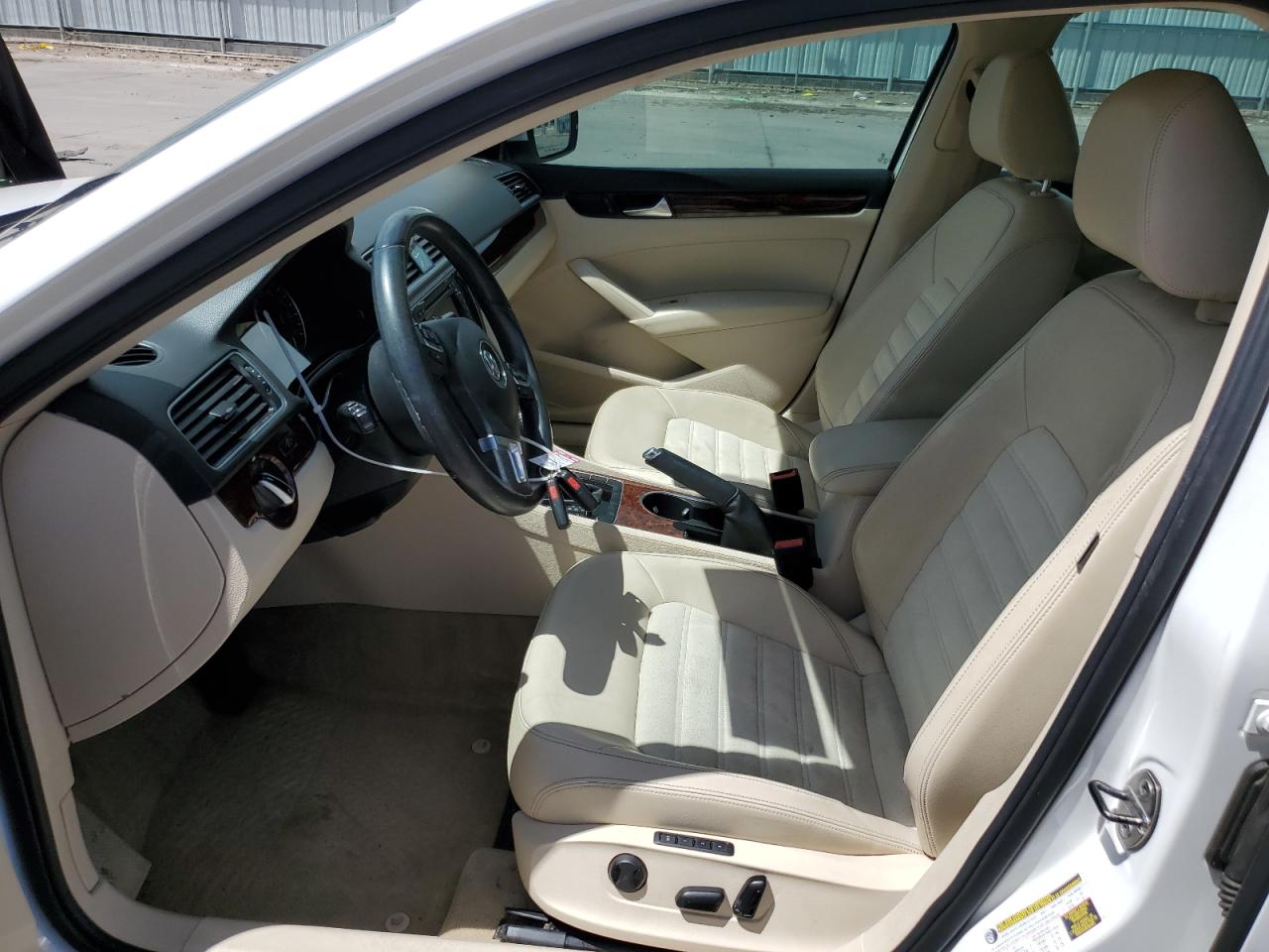2013 Volkswagen Passat Sel VIN: 1VWCN7A33DC076152 Lot: 50340704