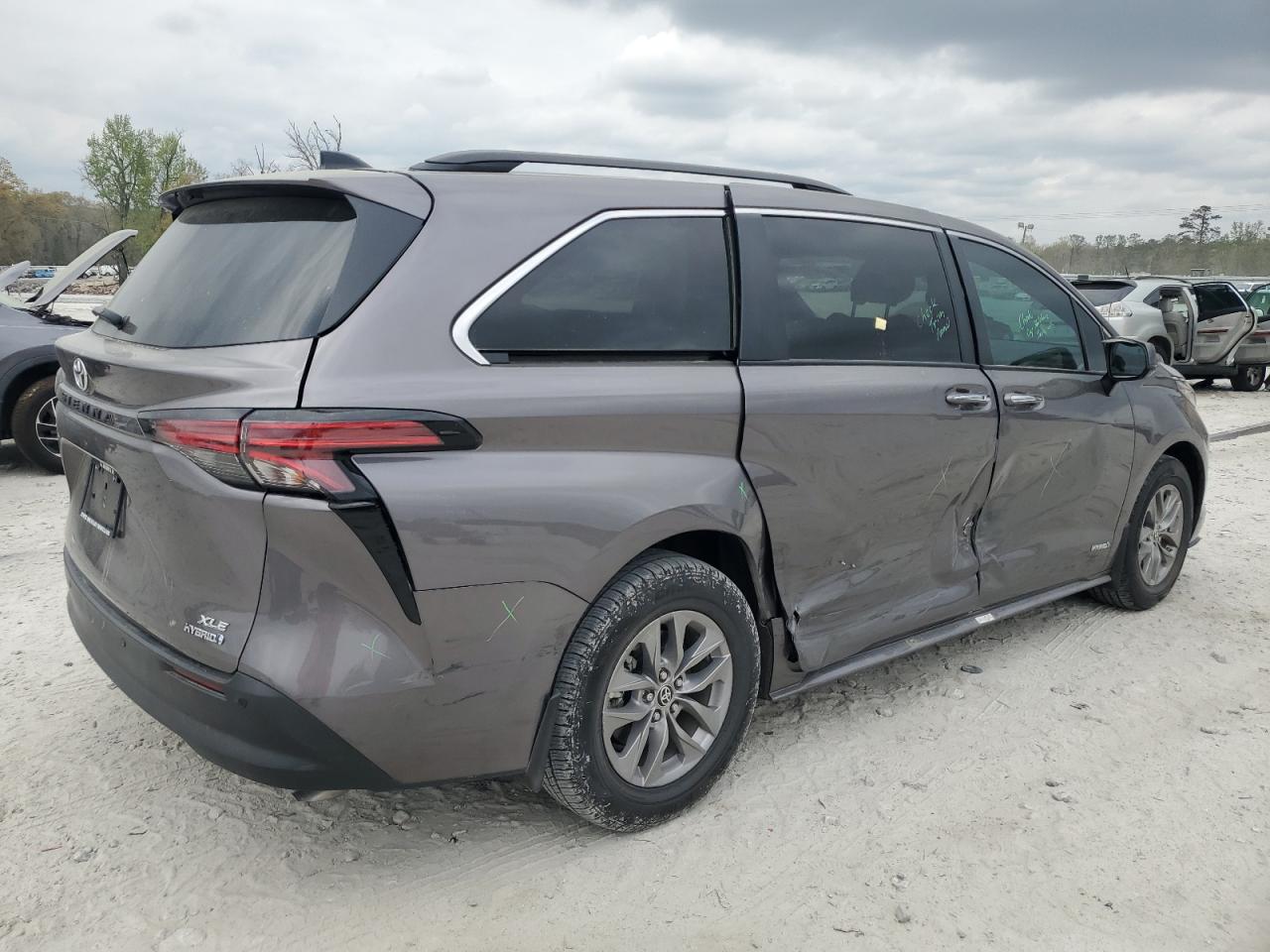 2021 Toyota Sienna Xle VIN: 5TDYRKEC6MS057913 Lot: 48708874