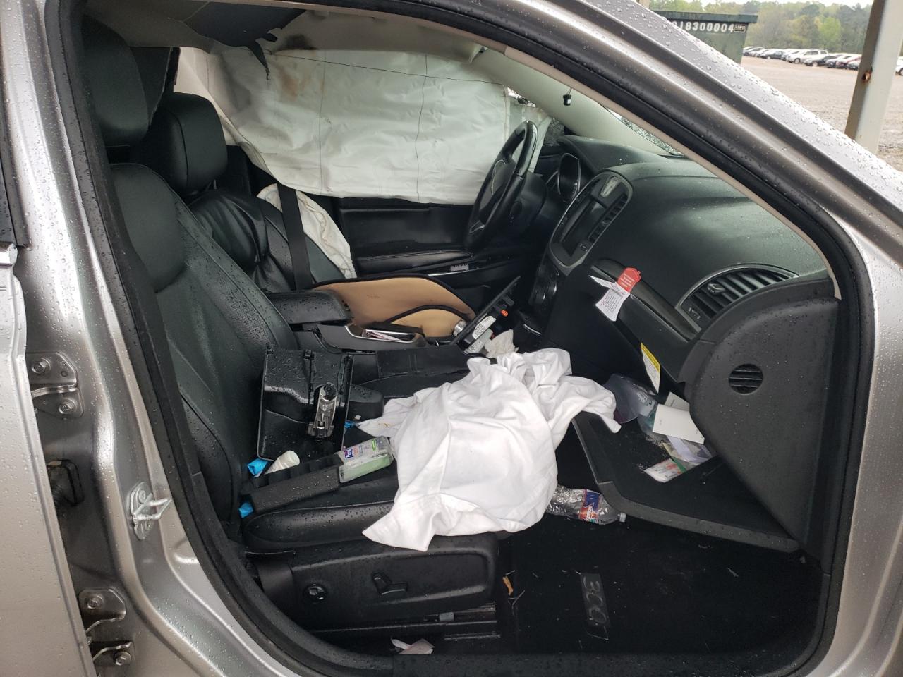 2017 Chrysler 300 - Image 7