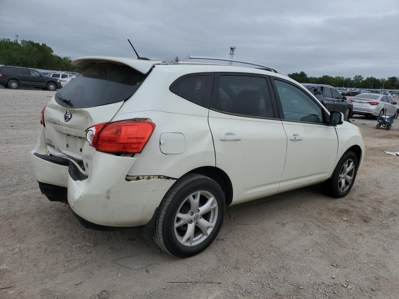 2009 Nissan Rogue - Image 3