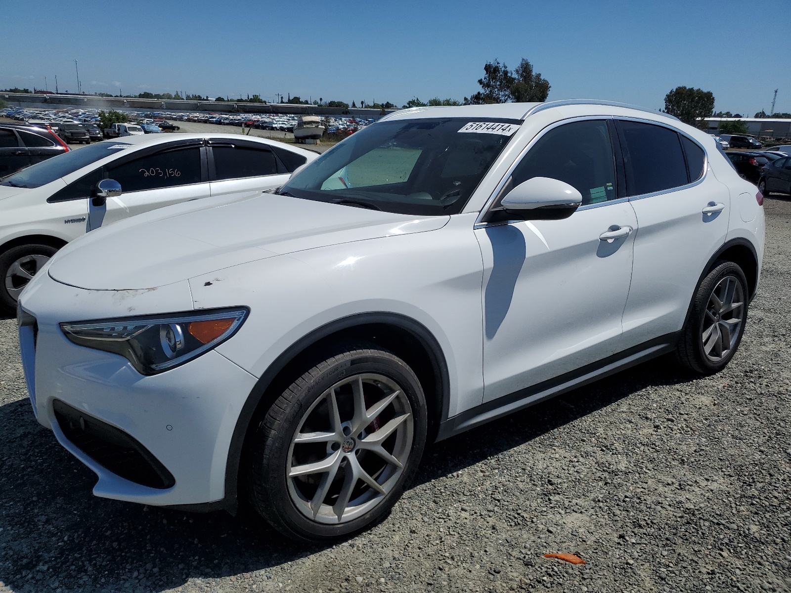 2018 Alfa Romeo Stelvio Ti vin: ZASFAKBN5J7B76103