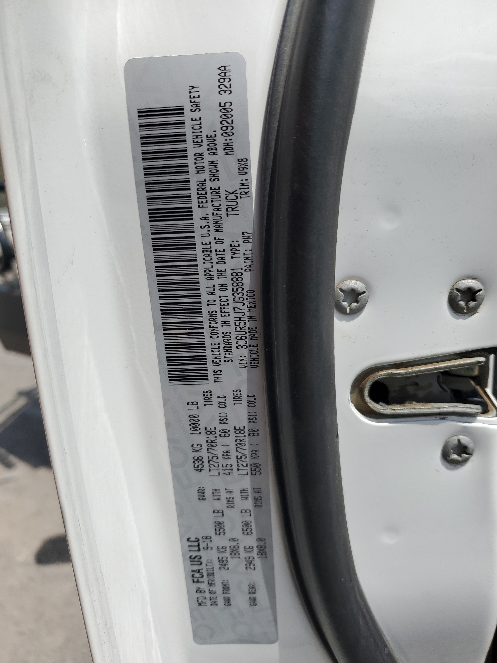 2018 Ram 2500 St vin: 3C6UR5HJ7JG358881