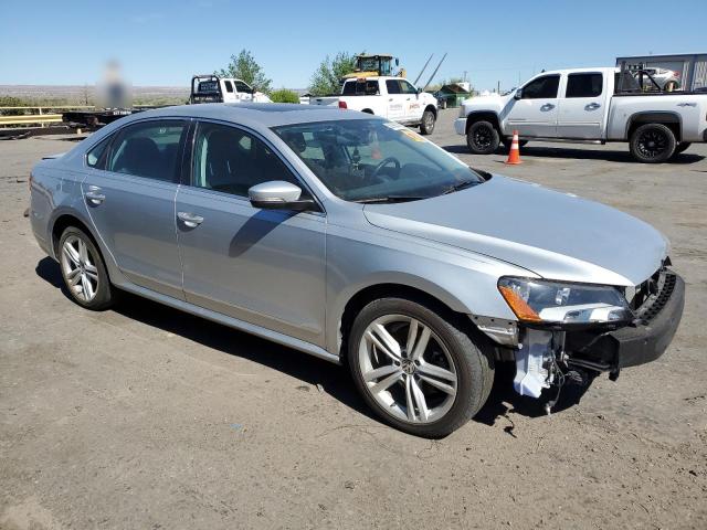  VOLKSWAGEN PASSAT 2013 Серебристый