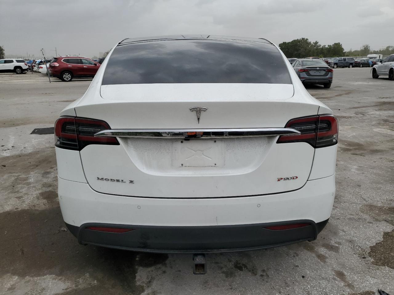 5YJXCBE45GFS00610 2016 Tesla Model X