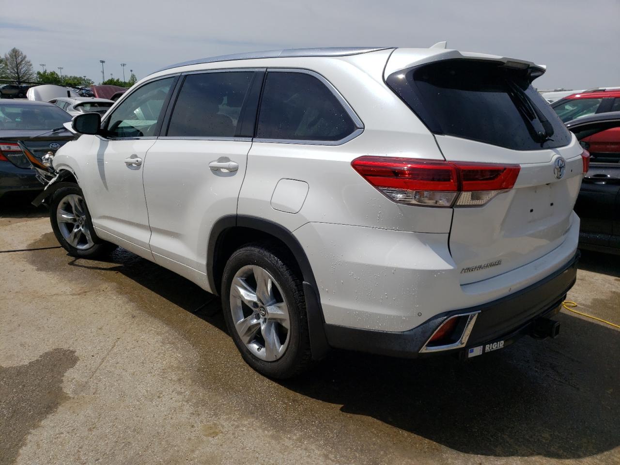 5TDDZRFH5HS471384 2017 Toyota Highlander Limited