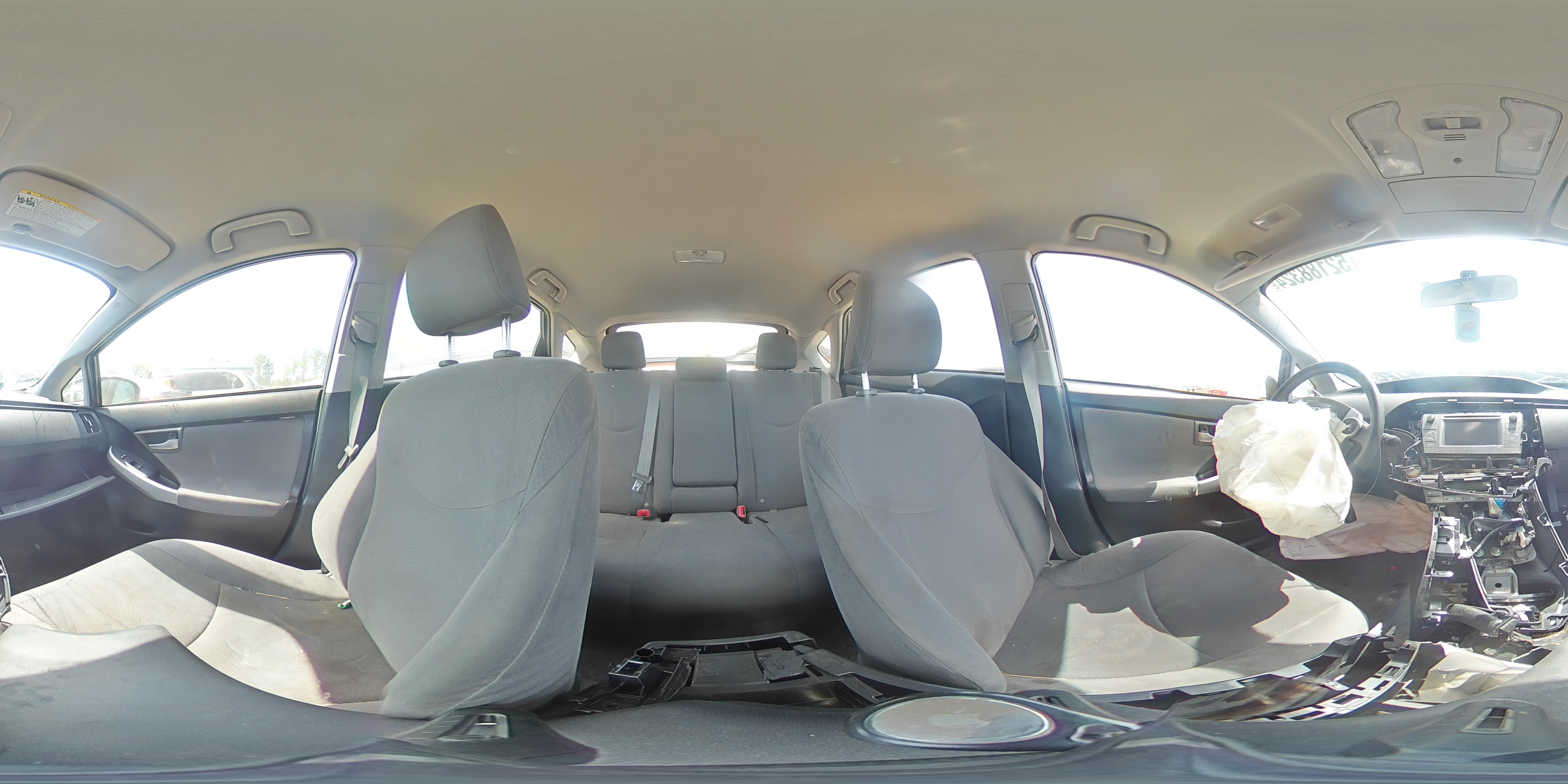 2012 Toyota Prius - Image 12