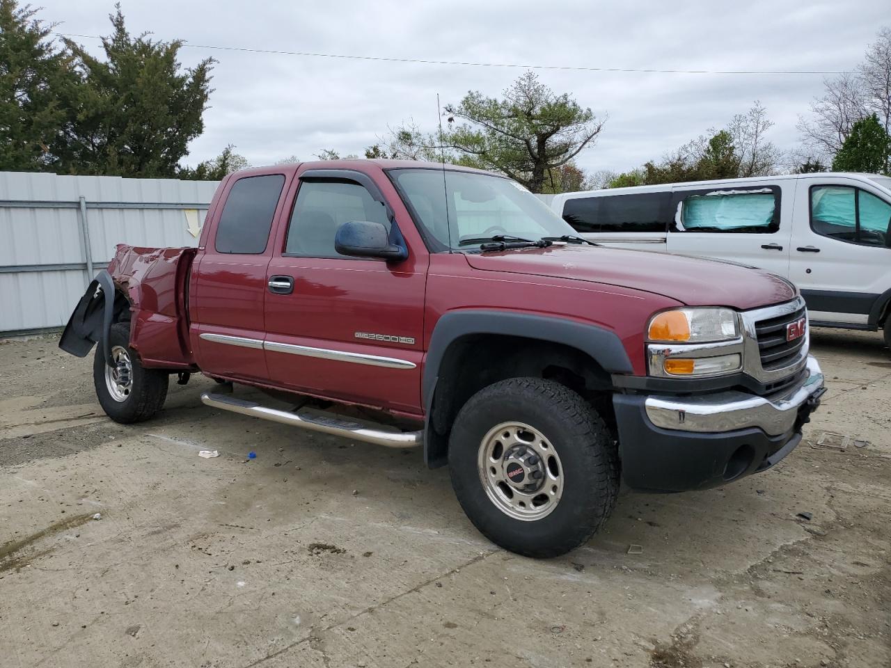 2005 GMC Sierra K2500 Heavy Duty VIN: 1GTHK29U35E299654 Lot: 51583454