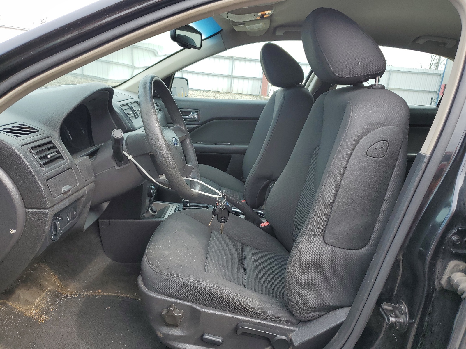 3FAHP0HA2AR279924 2010 Ford Fusion Se