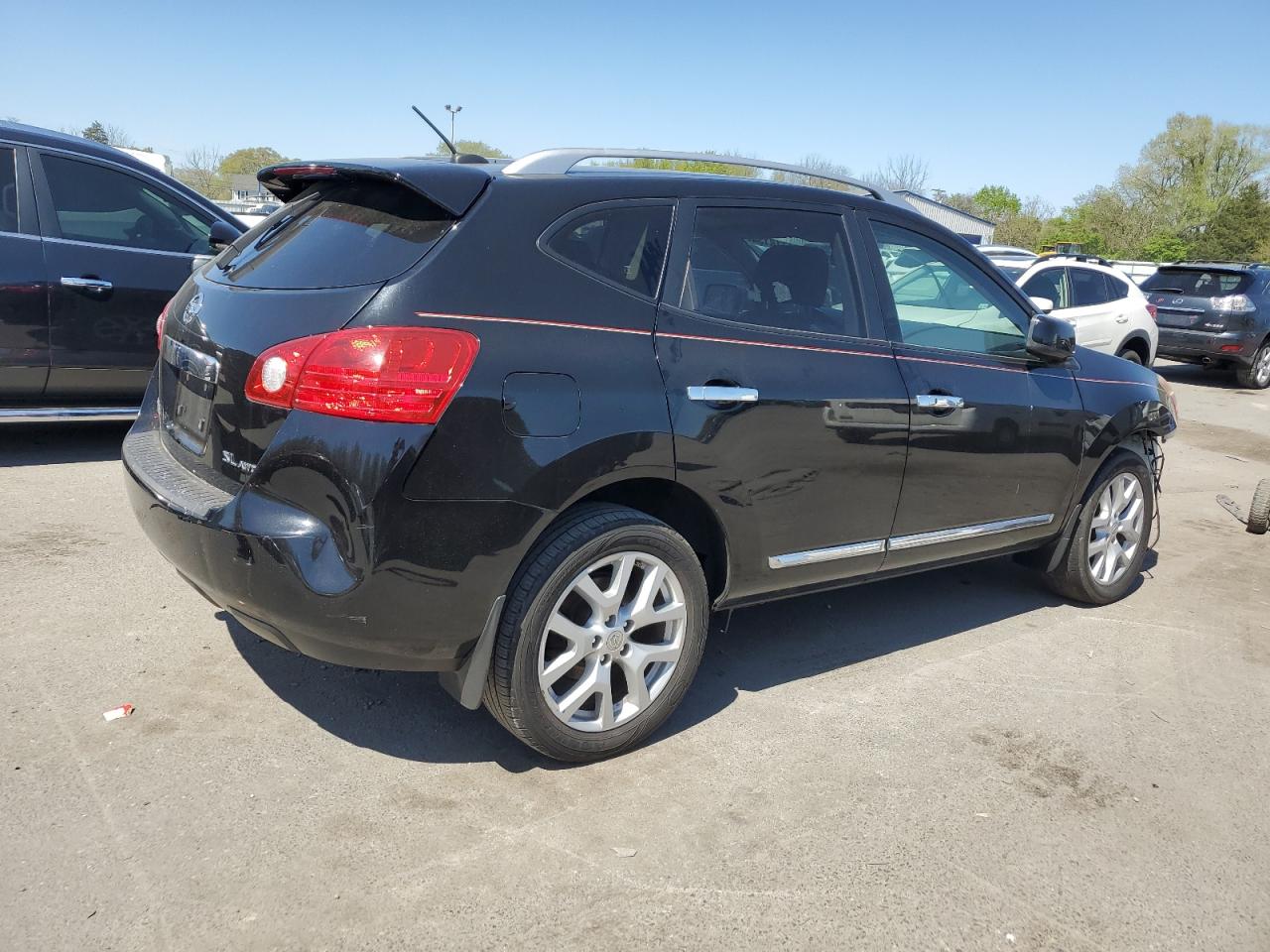 2011 Nissan Rogue - Image 3