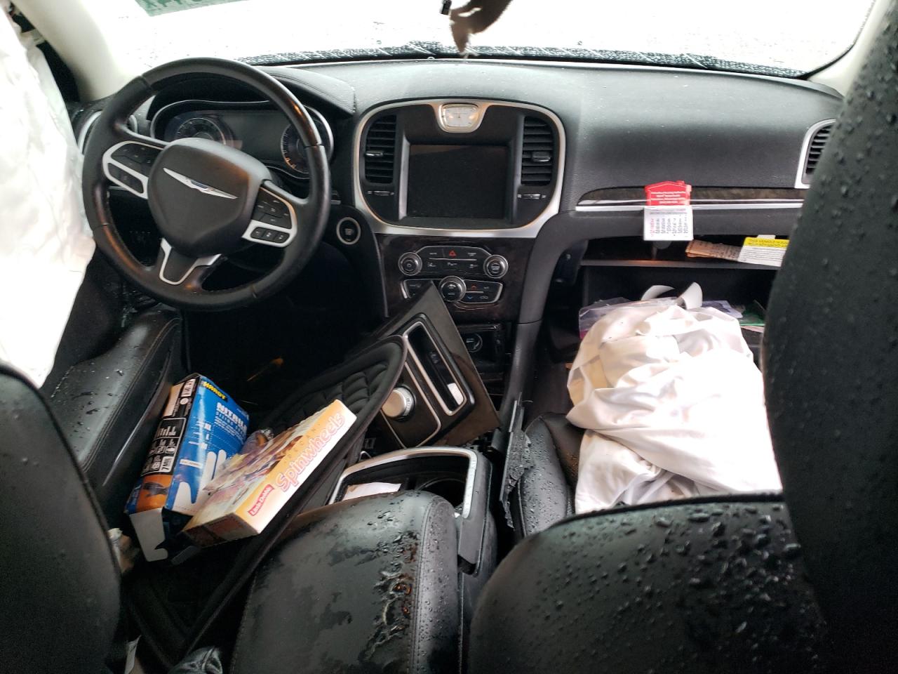 2017 Chrysler 300 - Image 8