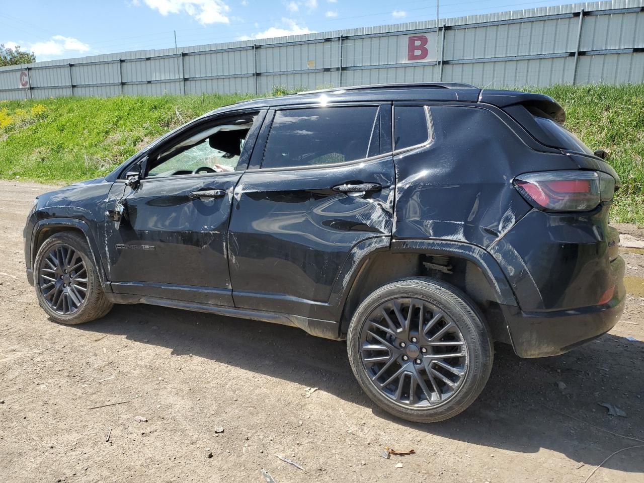 2022 Jeep Compass - Image 2
