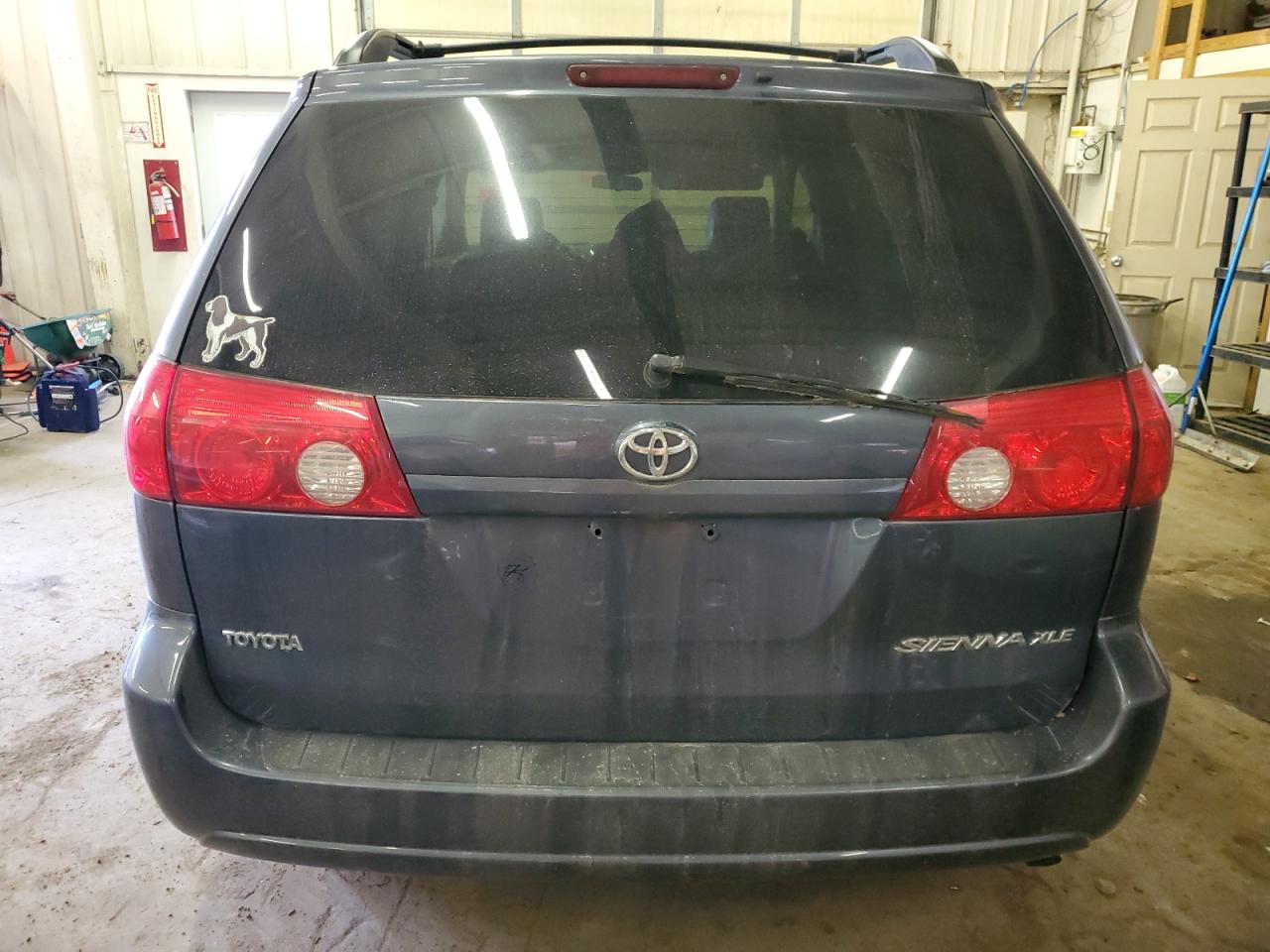 5TDZK22C78S214917 2012 Toyota Sienna Xle