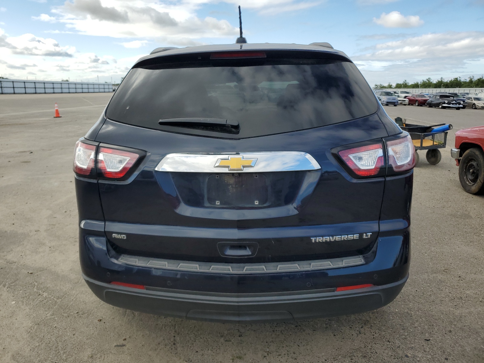 1GNKVHKD4GJ247218 2016 Chevrolet Traverse Lt