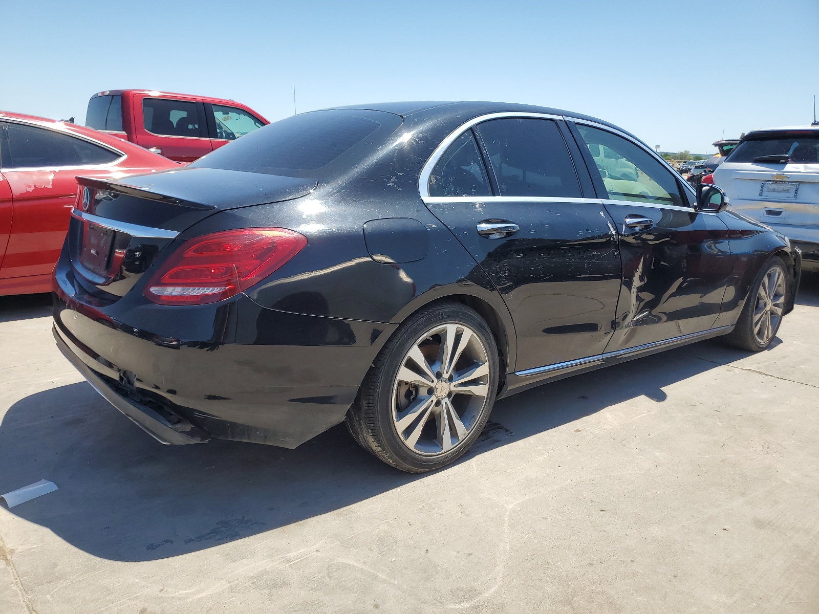 2015 Mercedes-Benz C 300 vin: 55SWF4JB3FU087627