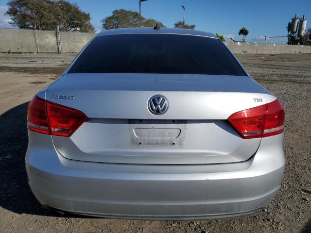  VOLKSWAGEN PASSAT 2014 Серебристый