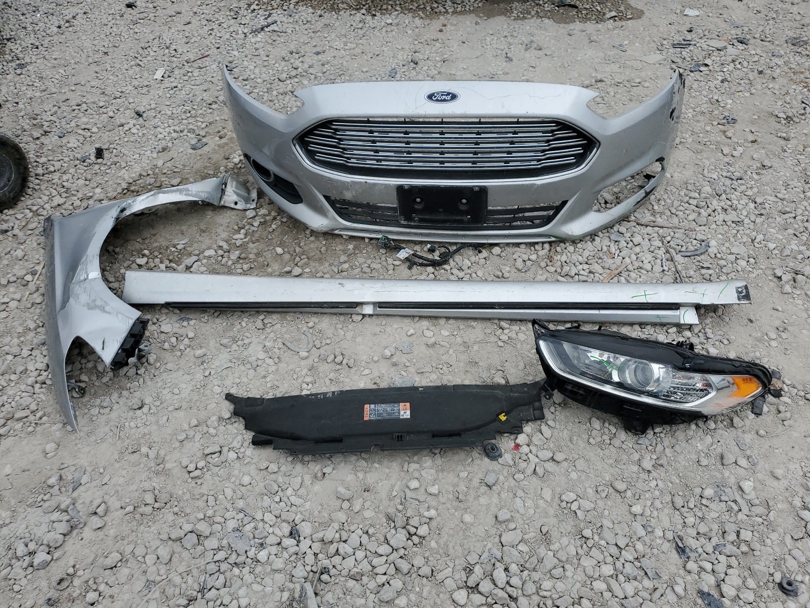 1FA6P0HD8F5131417 2015 Ford Fusion Se