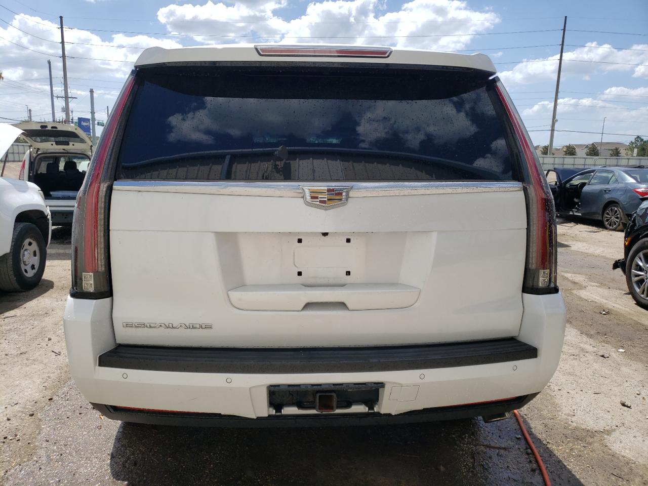 1GYS3BKJ8GR323567 2016 Cadillac Escalade Luxury